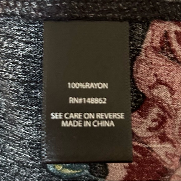 Torrid Floral Print Crinkle Gauze Button Front Peasant Blouse Plus Size 5X - Picture 5 of 5